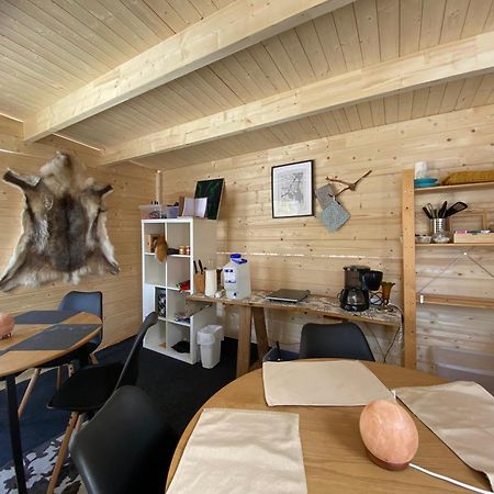 Aurora Igloo Fireplace-Heated Tents In A Secret Forest With Private Jacuzzi And Shared Sauna Bathroom And Dog Friendly ロヴァニエミ エクステリア 写真