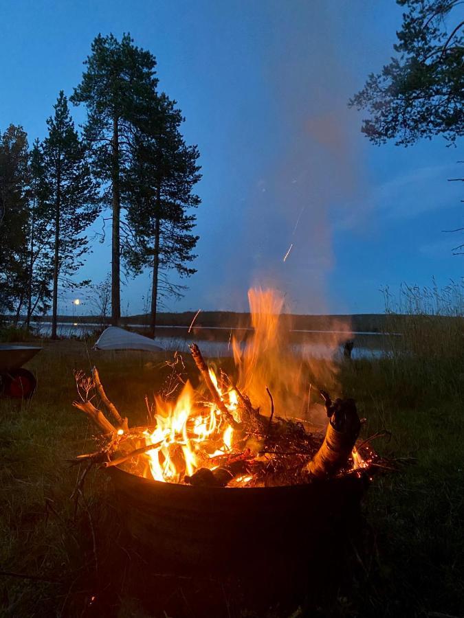 Aurora Igloo Fireplace-Heated Tents In A Secret Forest With Private Jacuzzi And Shared Sauna Bathroom And Dog Friendly ロヴァニエミ エクステリア 写真