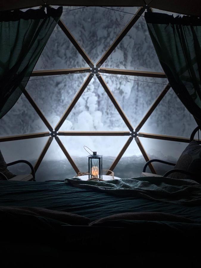 Aurora Igloo Fireplace-Heated Tents In A Secret Forest With Private Jacuzzi And Shared Sauna Bathroom And Dog Friendly ロヴァニエミ エクステリア 写真