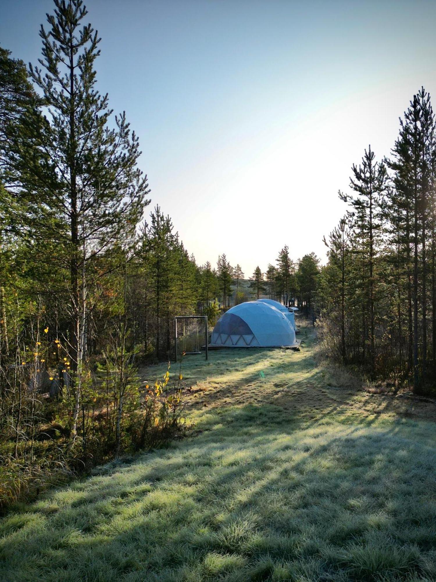 Aurora Igloo Fireplace-Heated Tents In A Secret Forest With Private Jacuzzi And Shared Sauna Bathroom And Dog Friendly ロヴァニエミ エクステリア 写真