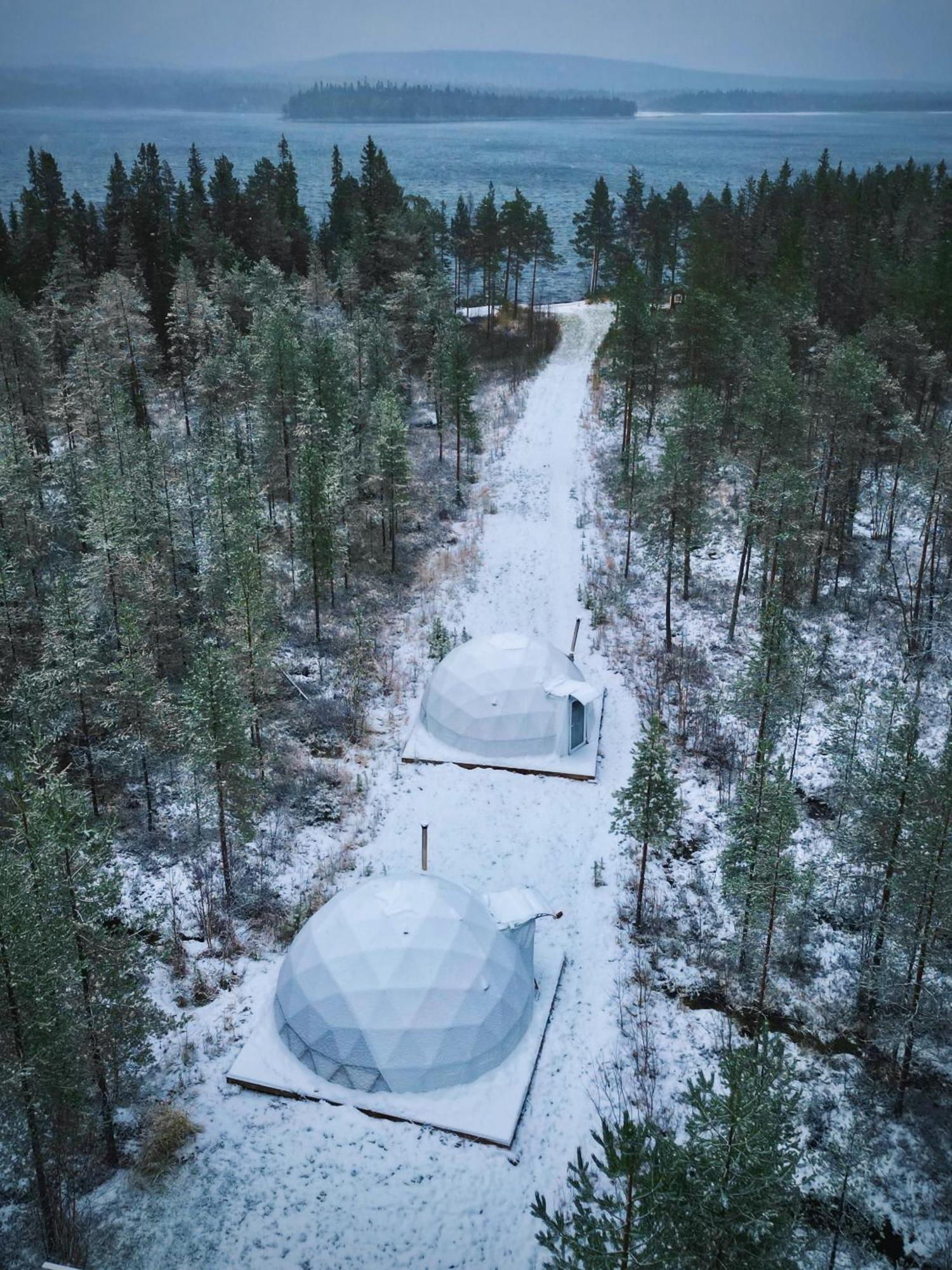 Aurora Igloo Fireplace-Heated Tents In A Secret Forest With Private Jacuzzi And Shared Sauna Bathroom And Dog Friendly ロヴァニエミ エクステリア 写真