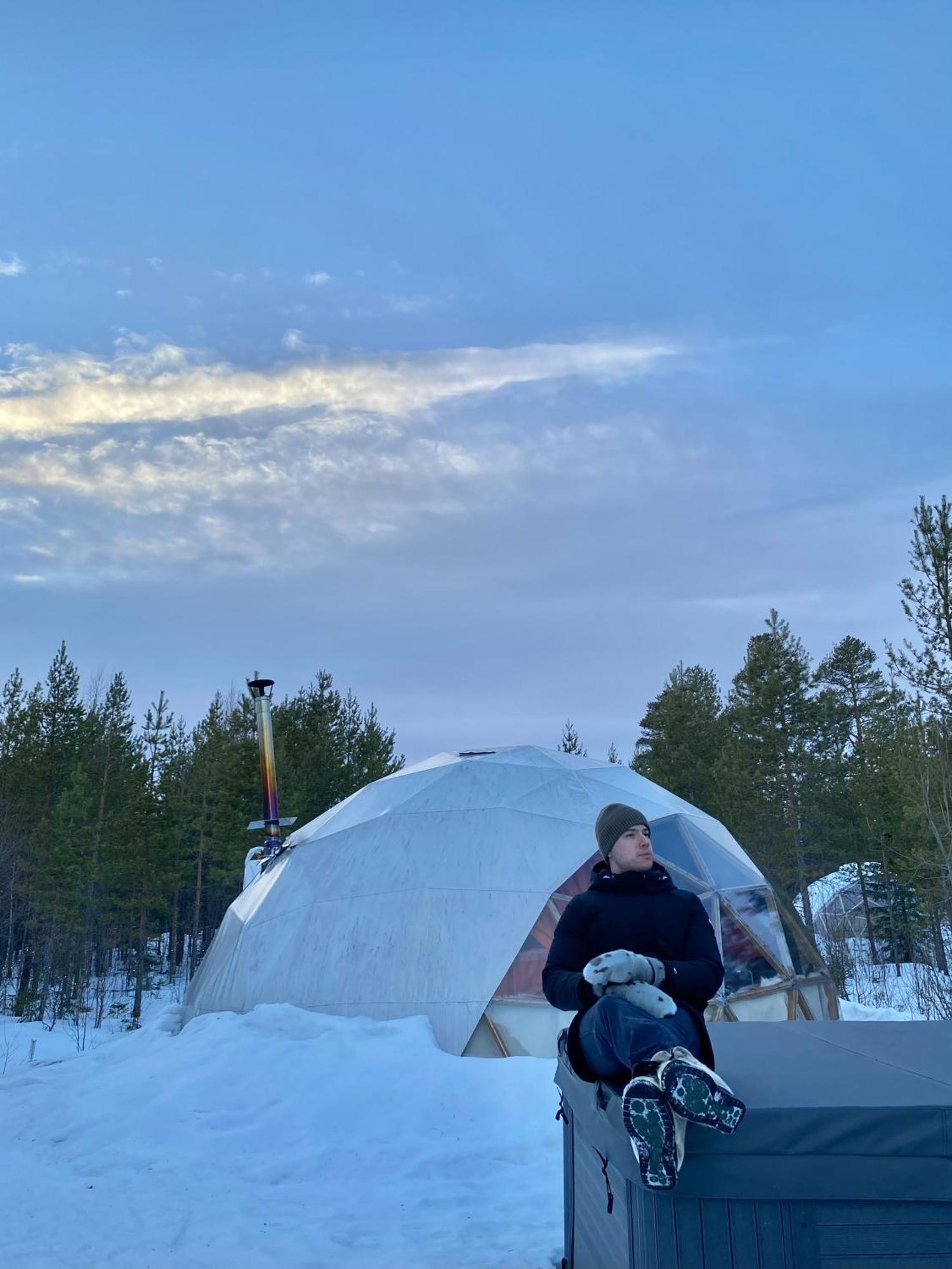 Aurora Igloo Fireplace-Heated Tents In A Secret Forest With Private Jacuzzi And Shared Sauna Bathroom And Dog Friendly ロヴァニエミ エクステリア 写真