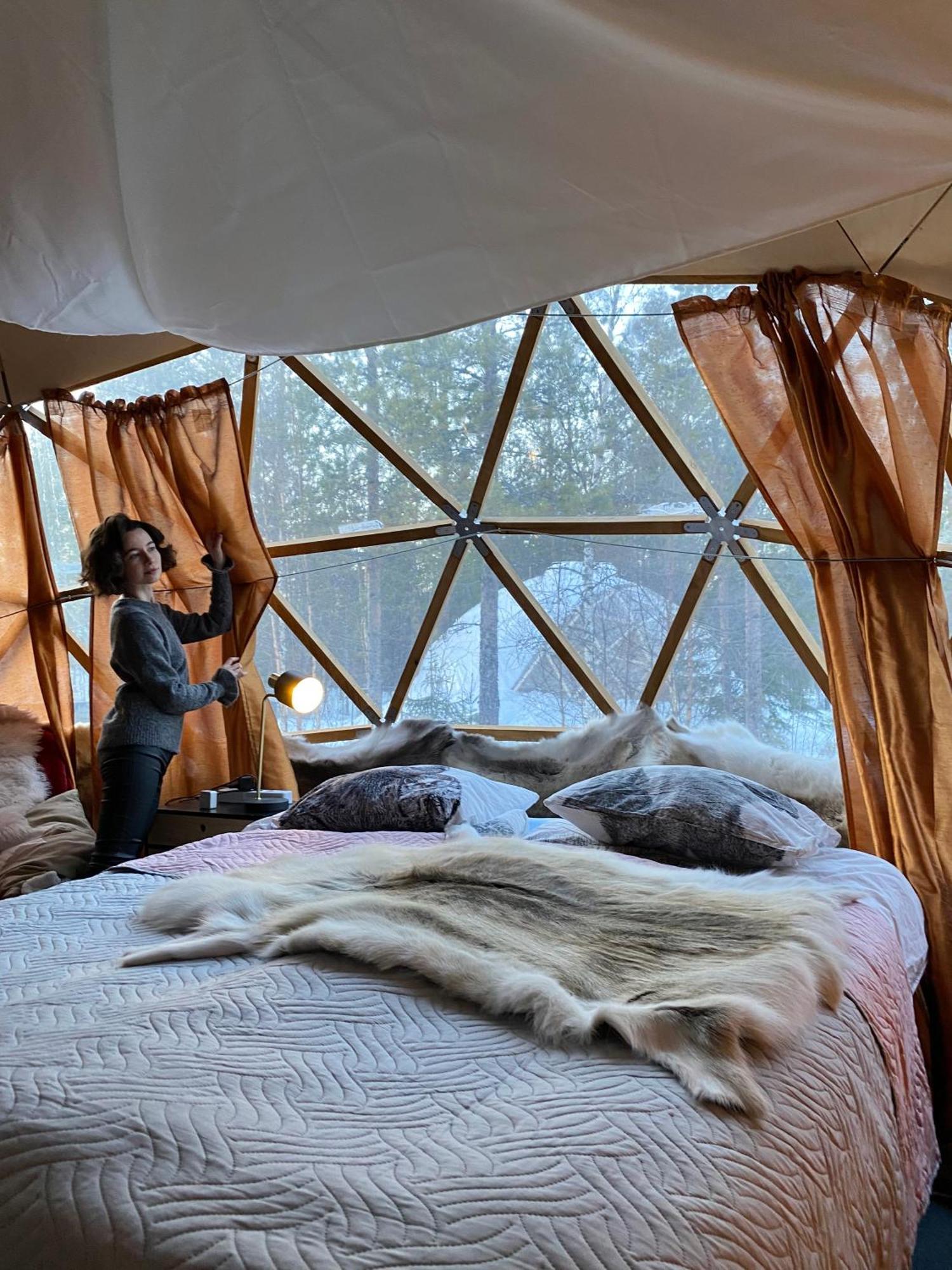 Aurora Igloo Fireplace-Heated Tents In A Secret Forest With Private Jacuzzi And Shared Sauna Bathroom And Dog Friendly ロヴァニエミ エクステリア 写真